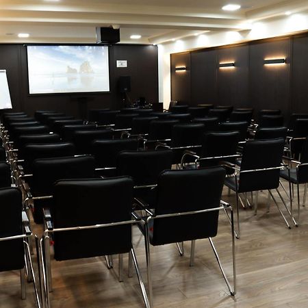 De'Mar Hotel Biszkek Zewnętrze zdjęcie